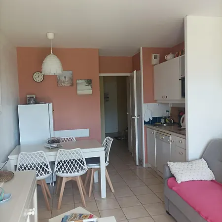 T2 Avec Piscine Chauffee De Mai A Sept Apartament Saint-Jean-dʼOrbetiers